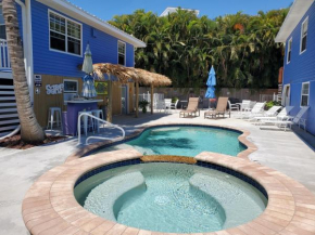 ISLAND GEM !! Walk to Beach and Downtown